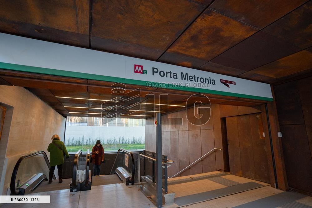 Colosseum and Porta Metronia Stations Open - Rome
