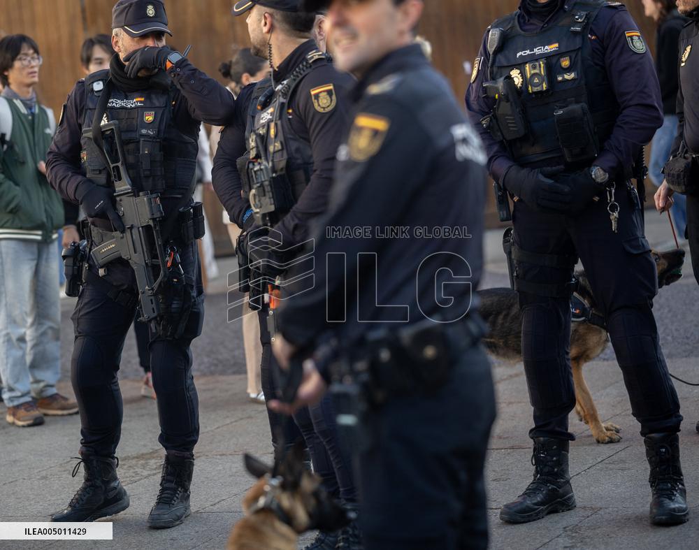Madrid Police Headquarters Presents New Years Eve Security Plan - Madrid