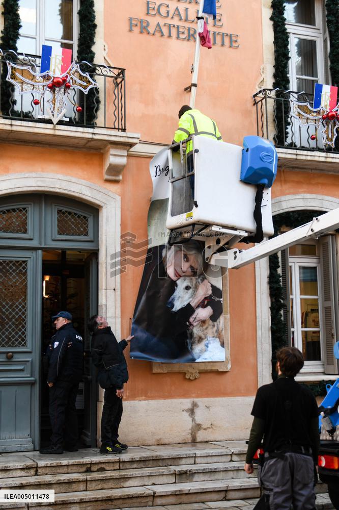 Brigitte Bardot Portraits Installed - Saint Tropez