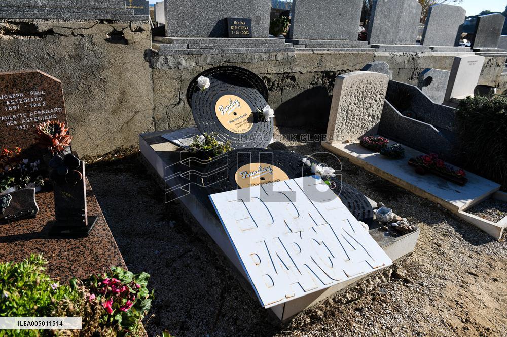 Eddie Barclay Grave Illustration - Saint Tropez