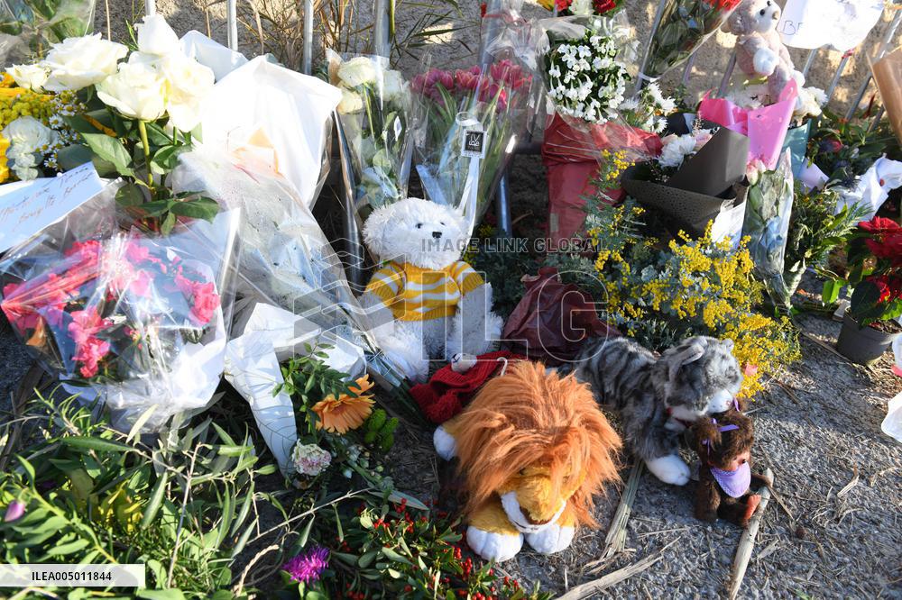 Hommage To Brigitte Bardot Outside Her House - Saint Tropez