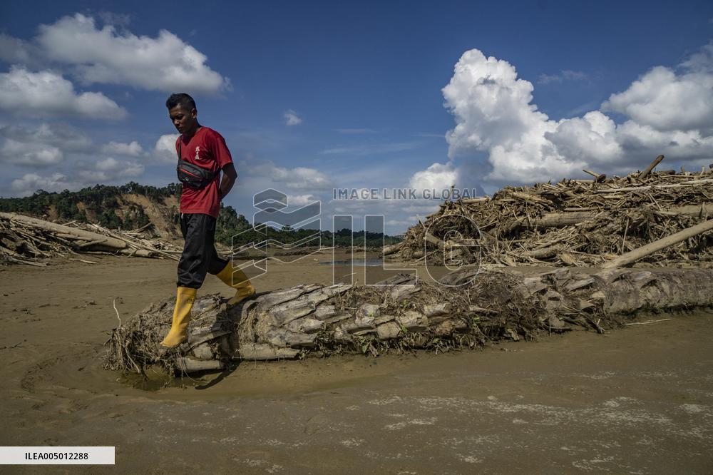 Ecological Disaster Strikes Pengidam Village - Indonesia