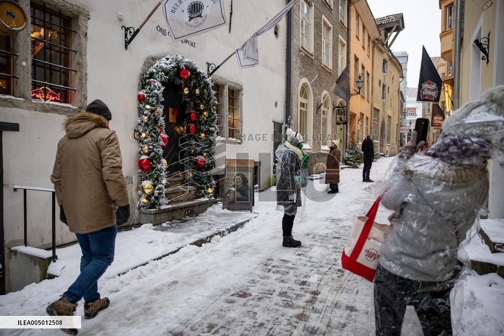 Holiday decorations in the Old Town of Tallinn