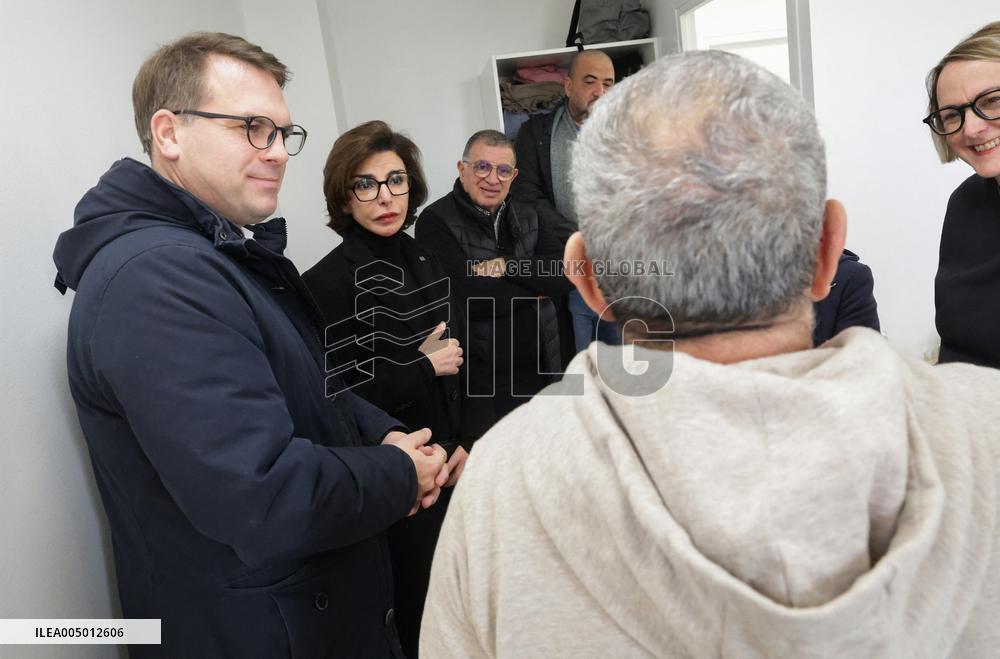 Exclu - Rachida Dati Visits the Emmaus Berthier Center - Paris