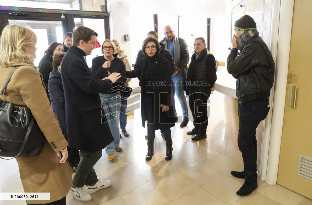 Exclu - Rachida Dati Visits the Emmaus Berthier Center - Paris