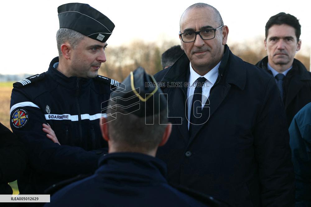 French Interior Minister At the Presentation of A Security Procedure Before New Year's Eve - Domont