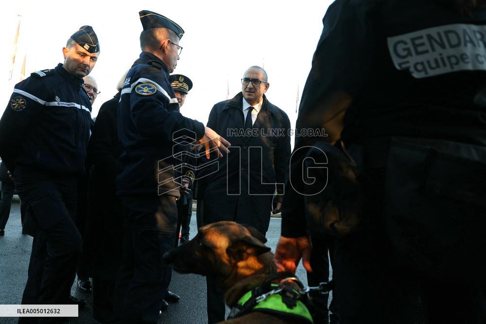 French Interior Minister At the Presentation of A Security Procedure Before New Year's Eve - Domont