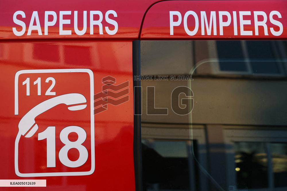 French Interior Minister At the Presentation of A Security Procedure Before New Year's Eve - Domont