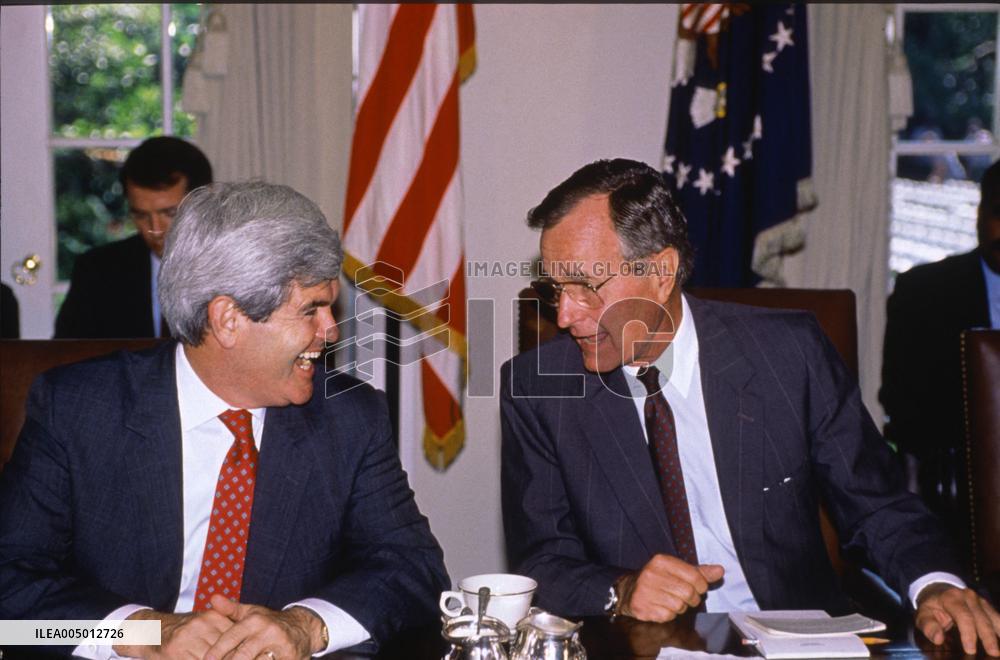 Bush Meets Bipartisan Congressional Leaders