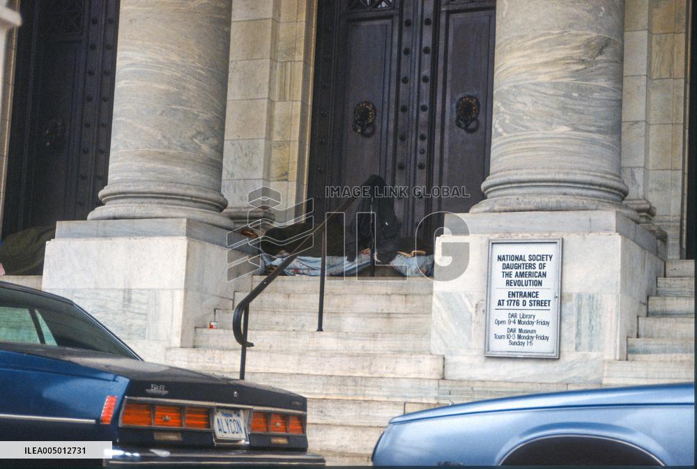 Bush Speaks to Senior US Government Employees