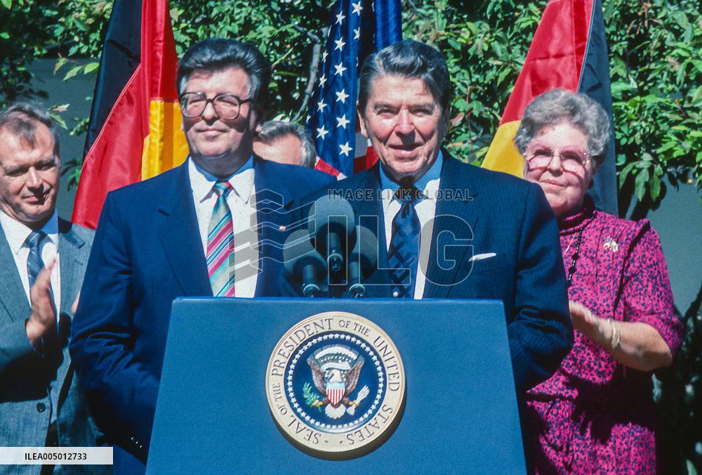 Reagan Signs Proclamation 5719 Honoring German-American Day 1987