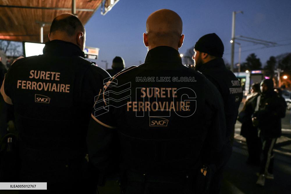 French Interior Minister Visits Police Before New Year's Eve - Suburb of Paris