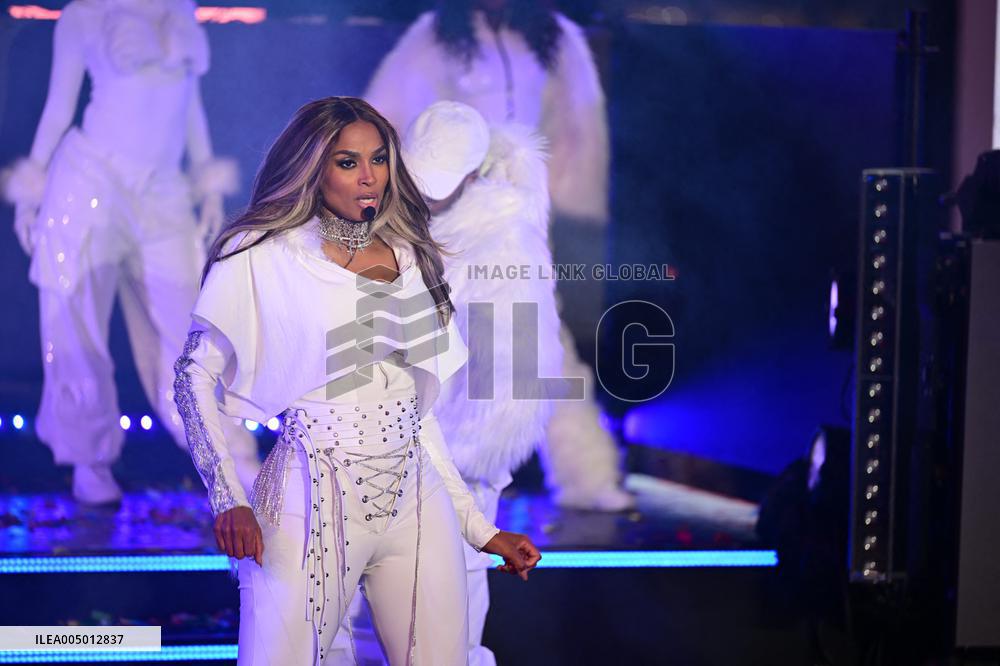 2025 New Years Eve in Times Square