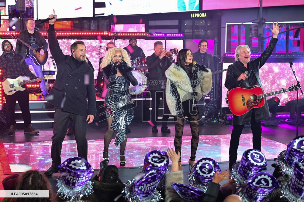 2025 New Years Eve in Times Square