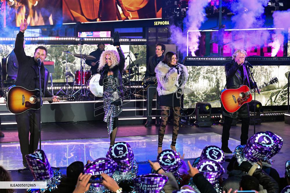 2025 New Years Eve in Times Square