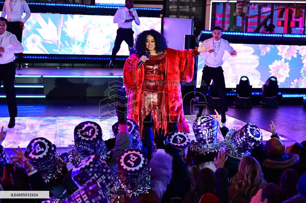 2025 New Years Eve in Times Square