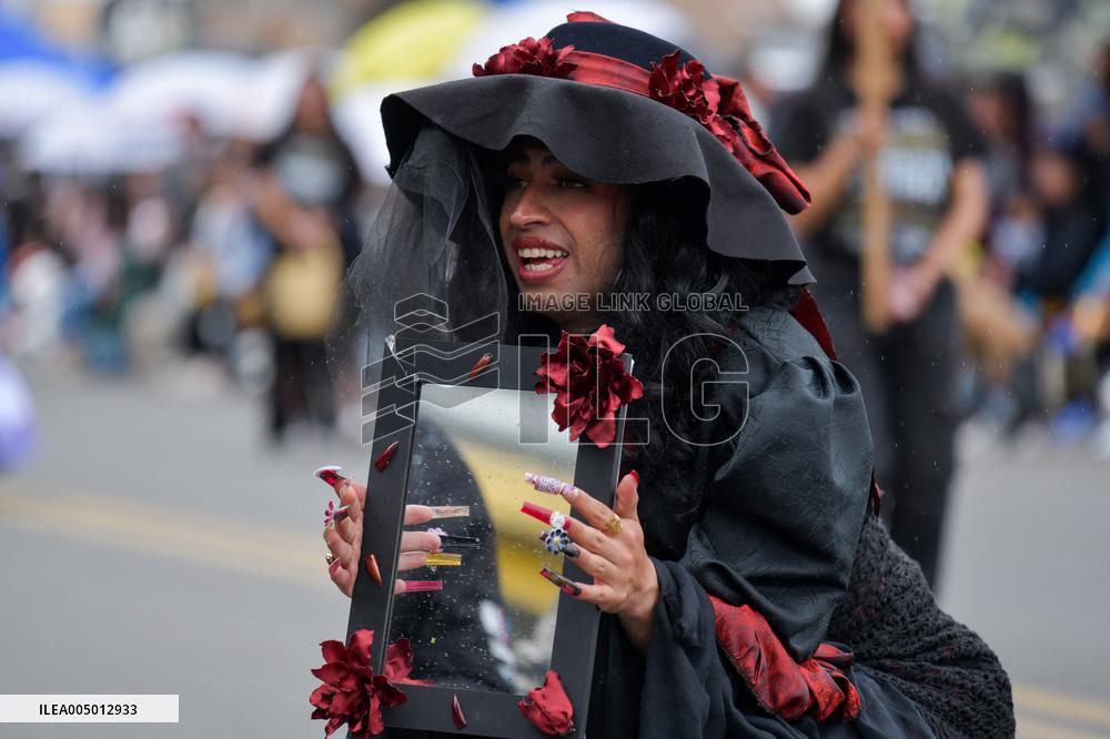 End of the year 'Desfile de Viudas' at the Multicolor Border Carnival in Ipiales, Colombia