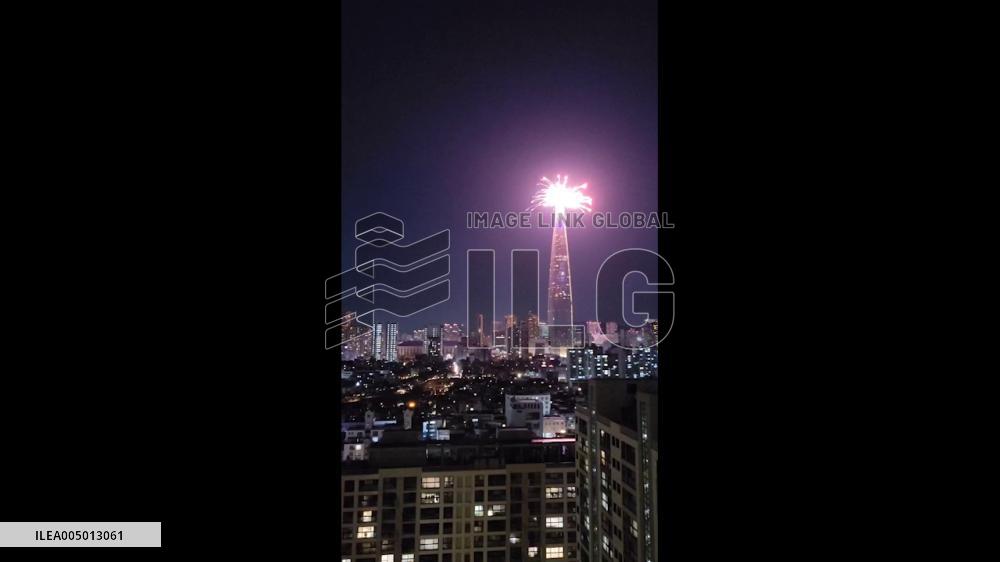 South Korea: Seoul Rings in 2026 With Fireworks at Lotte World Tower 3