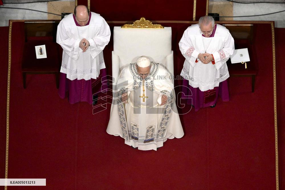 Pope Leo XIV Leads Final Celebration of 2025 - Vatican