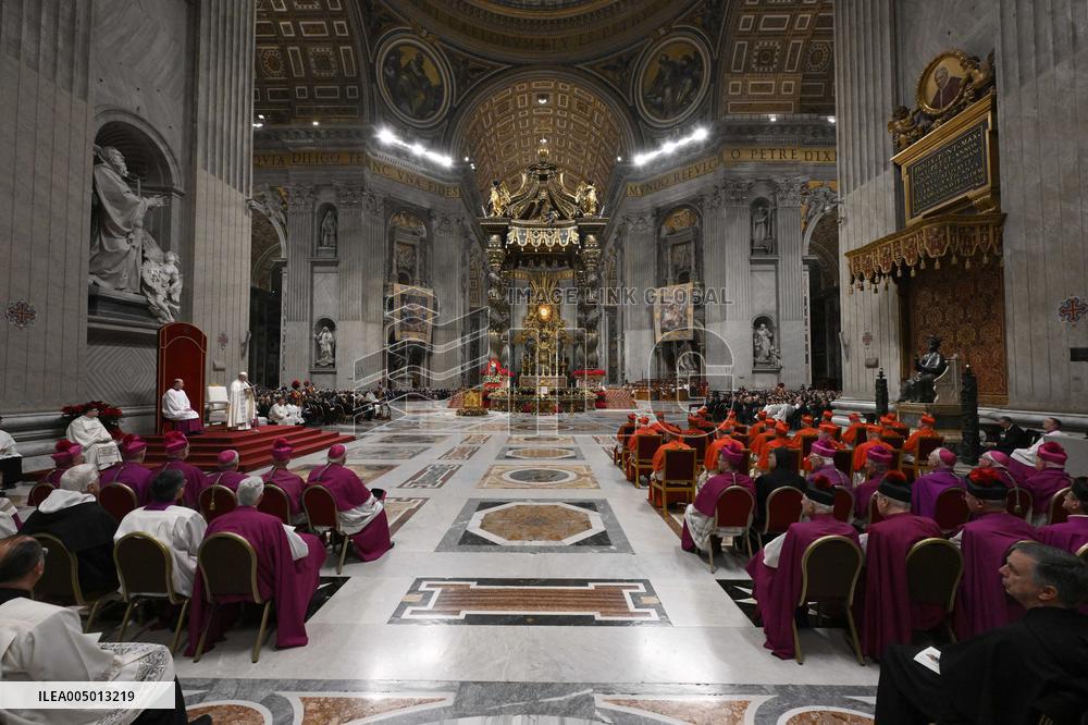 Pope Leo XIV Leads Final Celebration of 2025 - Vatican