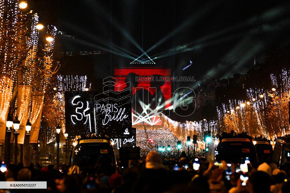 New Year Celebrations in France - Paris