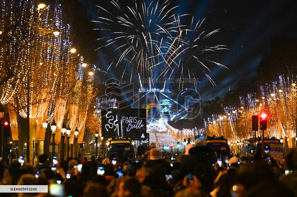 New Year Celebrations in France - Paris