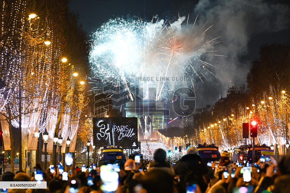 New Year Celebrations in France - Paris