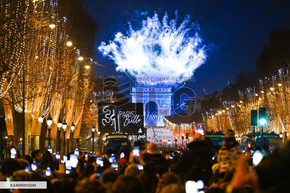 New Year Celebrations in France - Paris