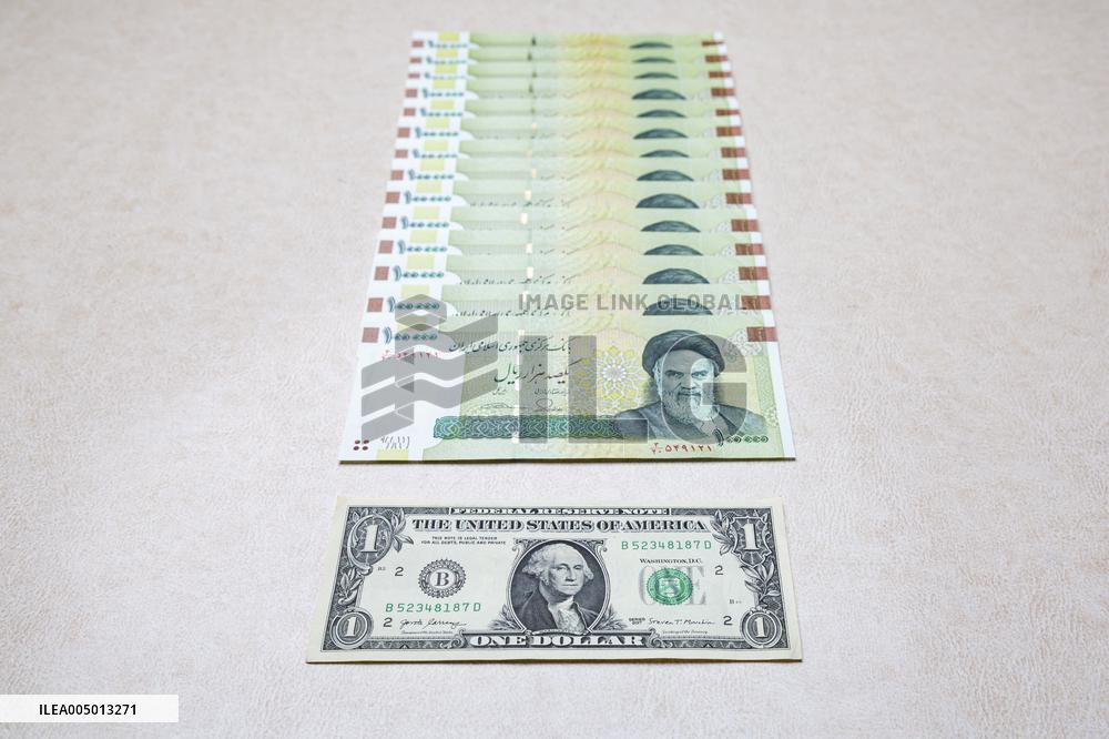 Illustration - Iranian Rial vs US Dollar A Currency in Crisis