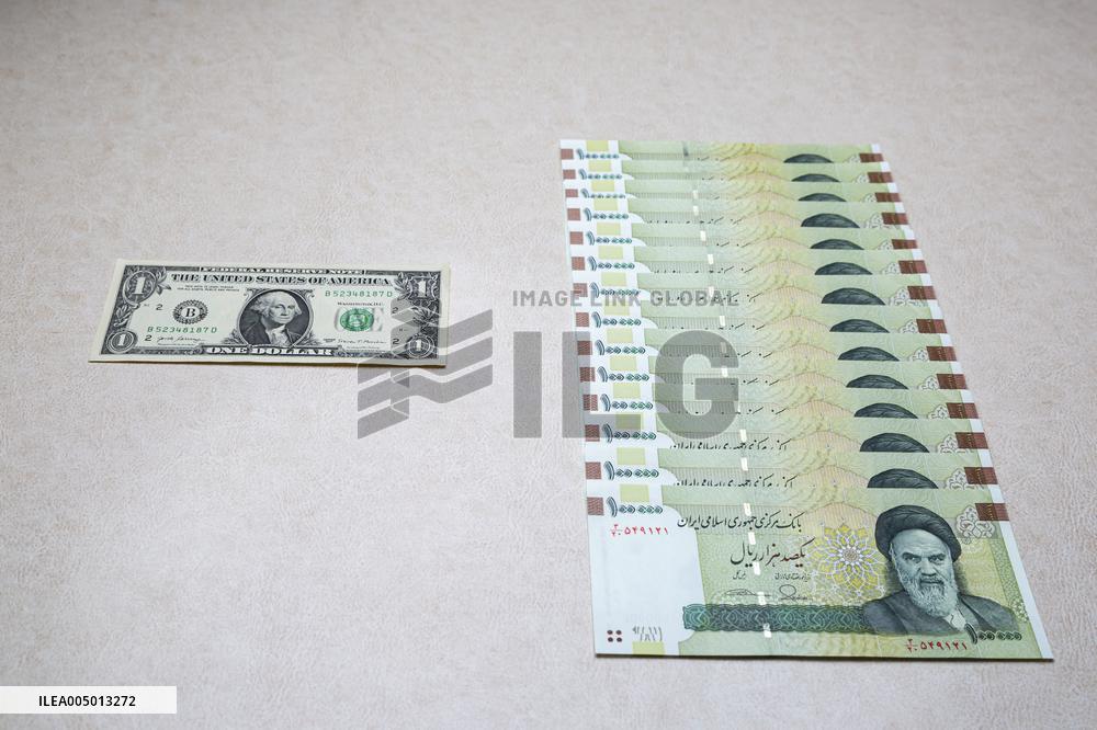 Illustration - Iranian Rial vs US Dollar A Currency in Crisis