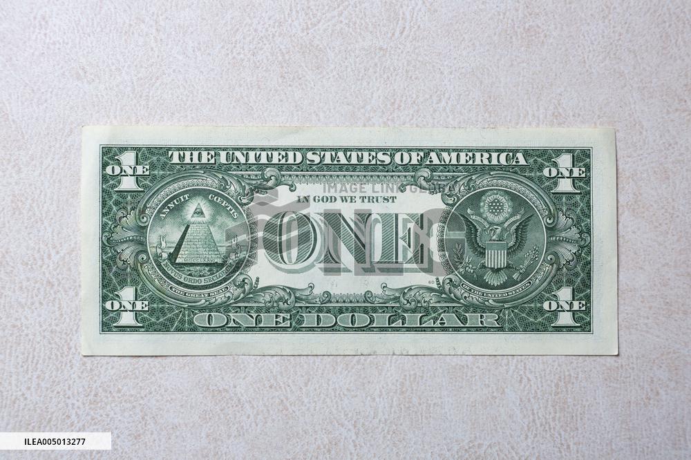 Illustration - Iranian Rial vs US Dollar A Currency in Crisis