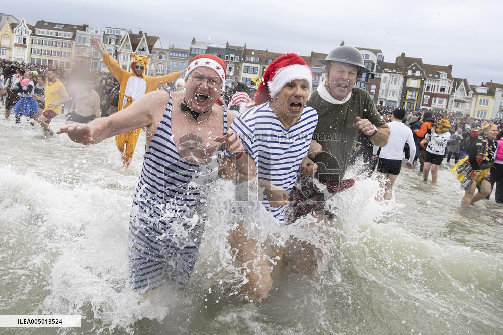 Bain des Givres At New Years Day Swim - Dunkirk