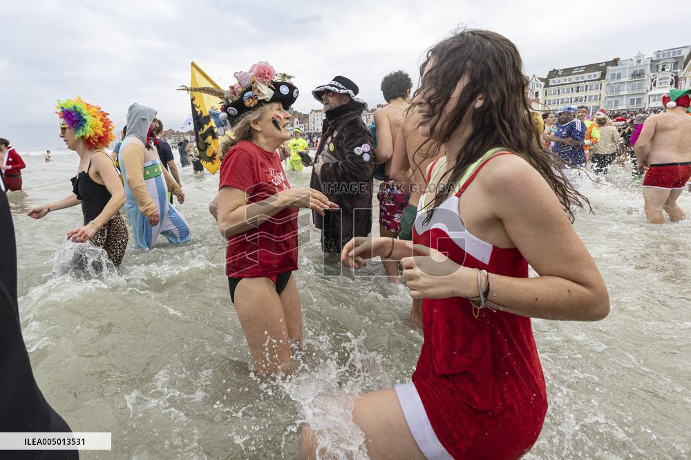 Bain des Givres At New Years Day Swim - Dunkirk