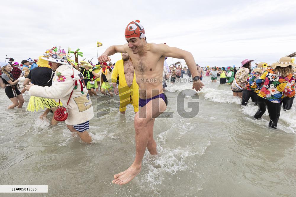 Bain des Givres At New Years Day Swim - Dunkirk