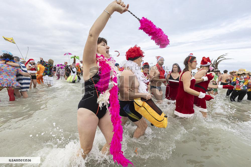 Bain des Givres At New Years Day Swim - Dunkirk