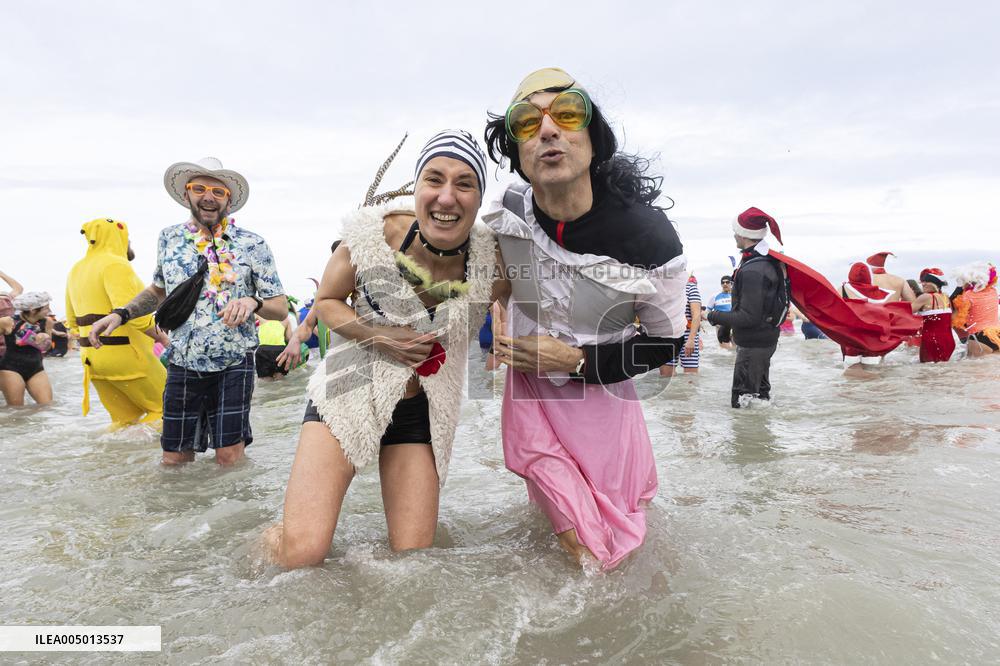 Bain des Givres At New Years Day Swim - Dunkirk