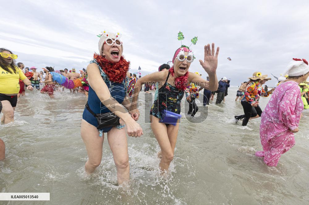 Bain des Givres At New Years Day Swim - Dunkirk