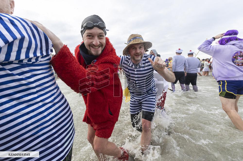 Bain des Givres At New Years Day Swim - Dunkirk