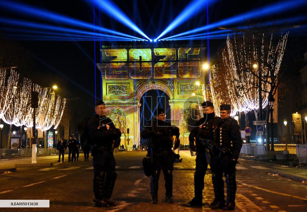 Security Measures At Arc de Triomphe New Year Show - Paris