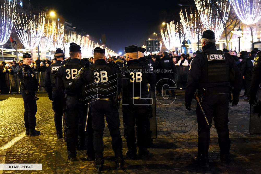 Security Measures At Arc de Triomphe New Year Show - Paris