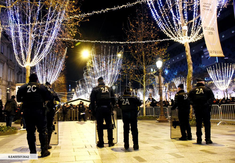 Security Measures At Arc de Triomphe New Year Show - Paris