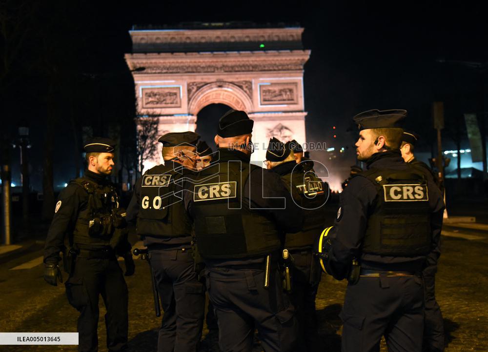 Security Measures At Arc de Triomphe New Year Show - Paris