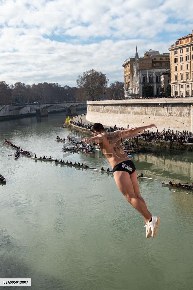 Traditional Dive Into The Tiber River - Rome