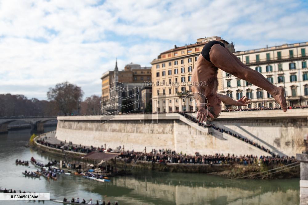 Traditional Dive Into The Tiber River - Rome