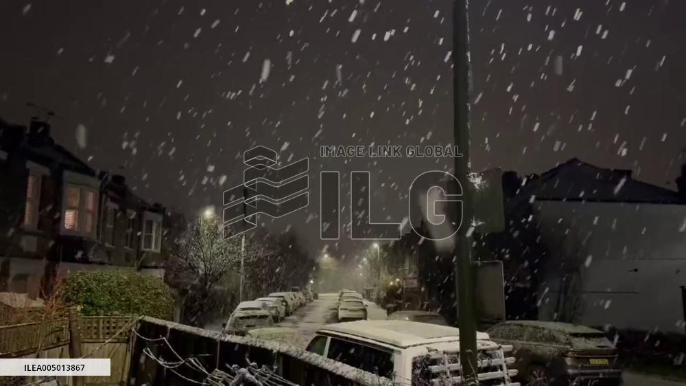 UK: Snow Blankets Country as Major Winter Storm Unfolds