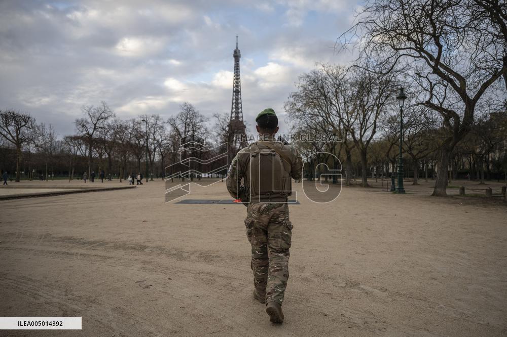 Sentinelle mission in front of the Eiffel Tower in Paris