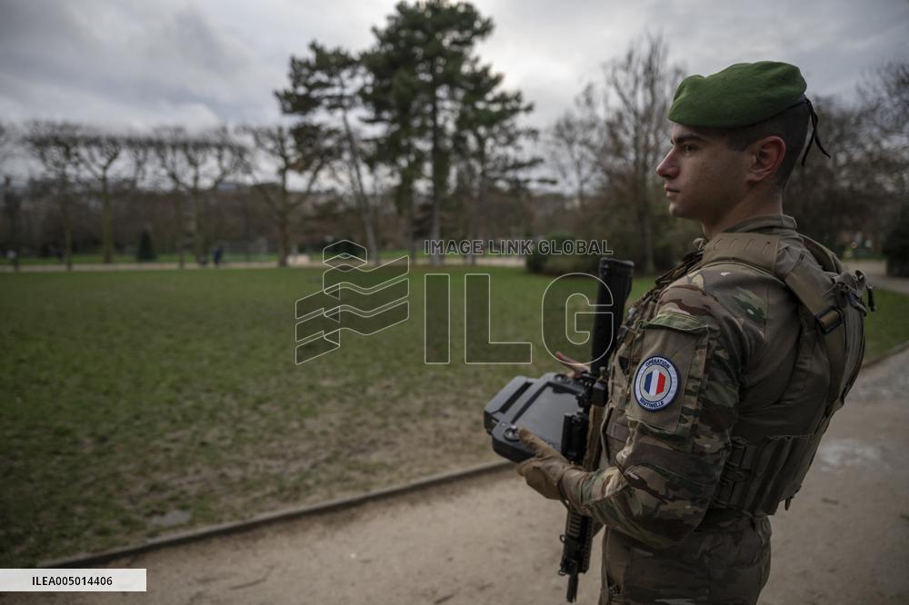 Sentinelle mission in front of the Eiffel Tower in Paris