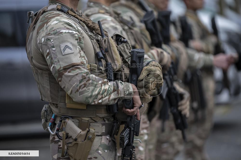 Sentinelle mission in front of the Eiffel Tower in Paris