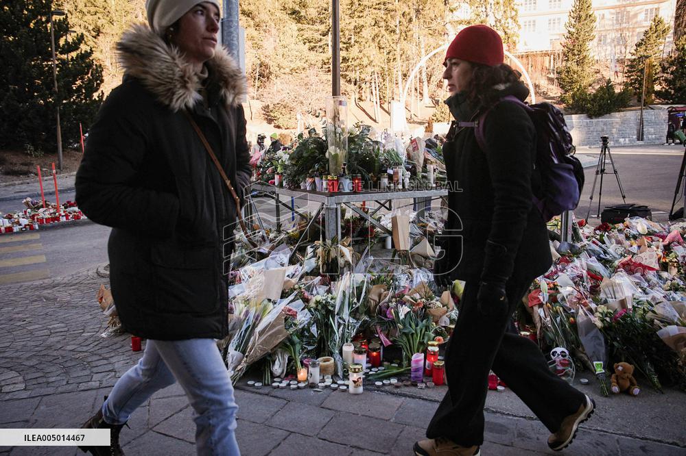 Tribute to victims at Le Constellation bar - Crans Montana