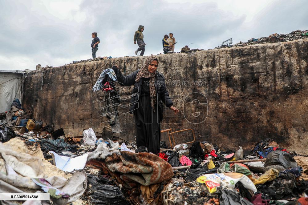 Fire Breaks out in Gaza's Survivors' Camp - Palestine